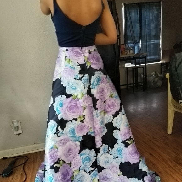 B. Darlin Gown - Picture 2 of 5